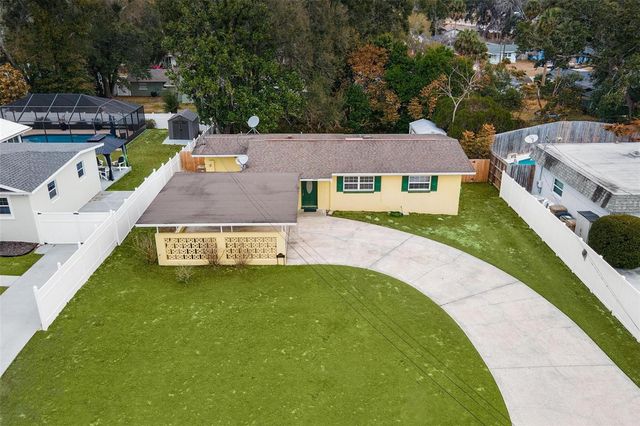 6842 FERN CIRCLE, Leesburg, FL 34748