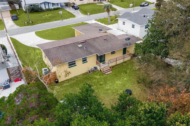 6842 FERN CIRCLE, Leesburg, FL 34748