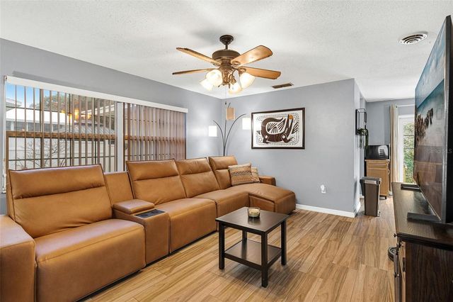 6842 FERN CIRCLE, Leesburg, FL 34748