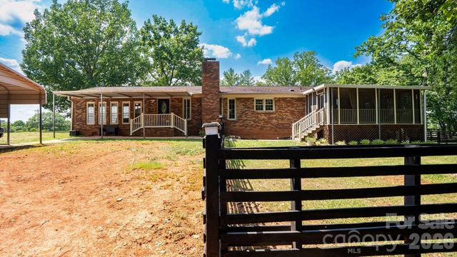 5374 N NC 150 Highway, Lincolnton, NC 28092