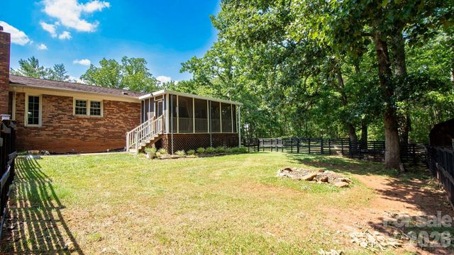 5374 N NC 150 Highway, Lincolnton, NC 28092