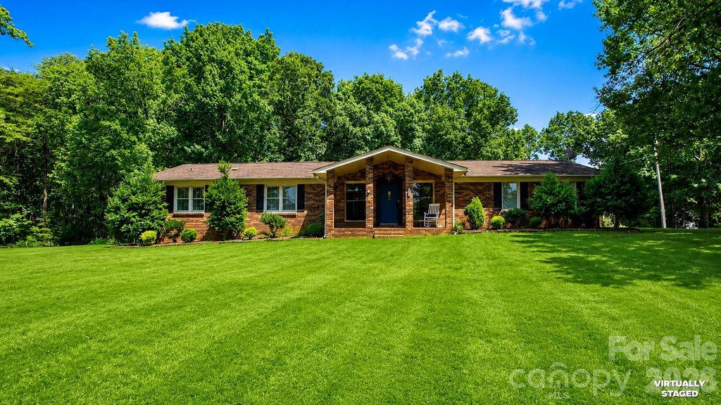 5374 N NC 150 Highway, Lincolnton, NC 28092