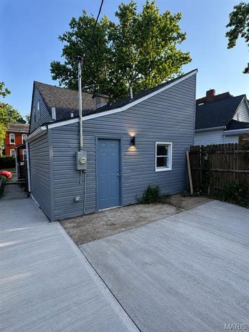 2107 Stansbury Street, St Louis, MO 63118