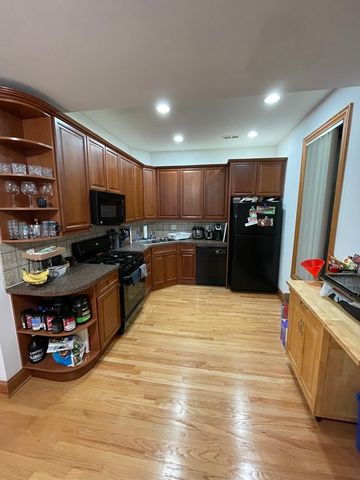 3734 N Sheffield Avenue 3S, Chicago, IL 60613