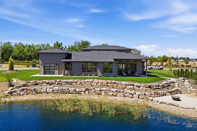 596 Watkins St, Middleton, ID 83644
