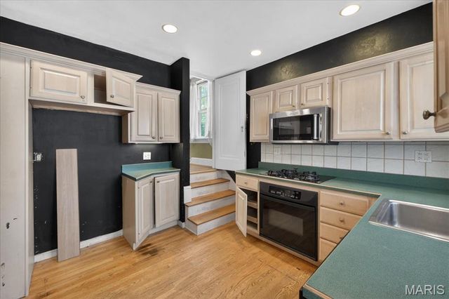 7437 Somerset Avenue, Clayton, MO 63105