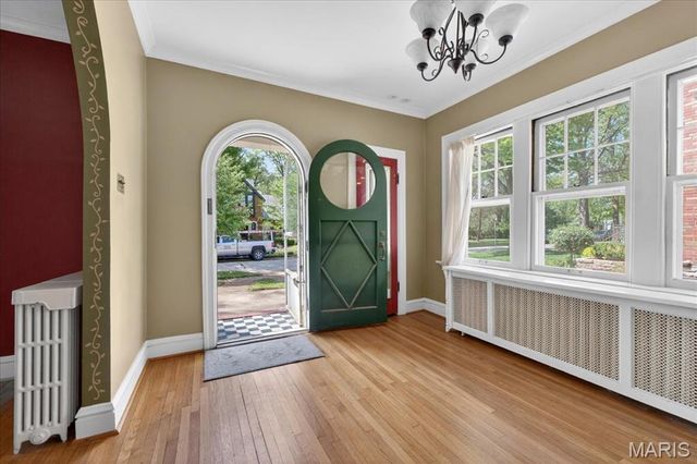 7437 Somerset Avenue, Clayton, MO 63105