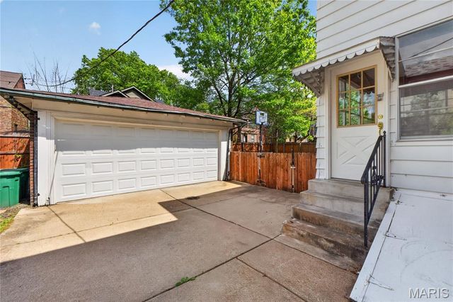 7437 Somerset Avenue, Clayton, MO 63105