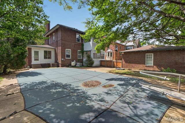 7437 Somerset Avenue, Clayton, MO 63105