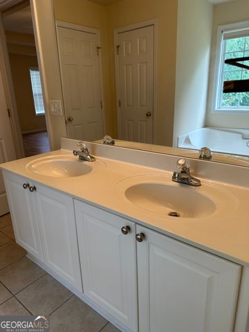 805 Chelsea Wood Court, Stockbridge, GA 30281