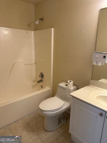 805 Chelsea Wood Court, Stockbridge, GA 30281