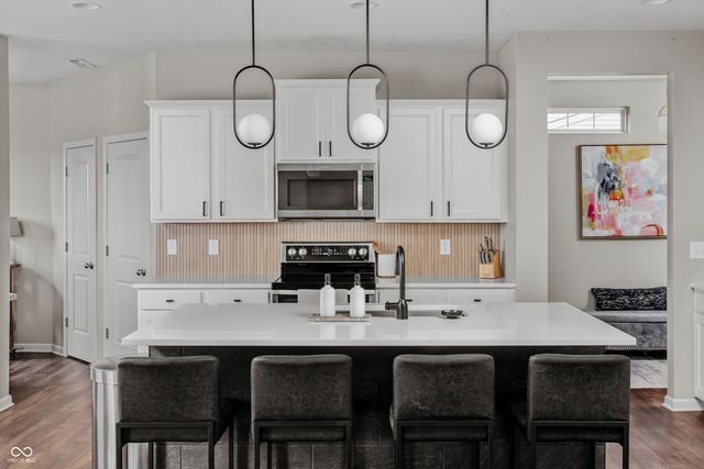 6680 Park Grove Boulevard, Whitestown, IN 46075
