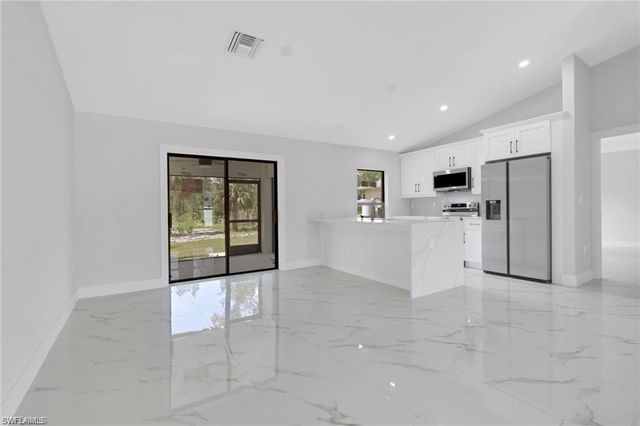 436 41st Ave NE, Naples, FL 34120