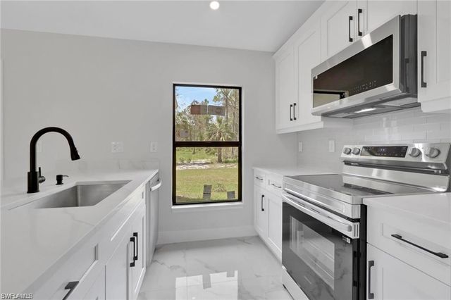 436 41st Ave NE, Naples, FL 34120