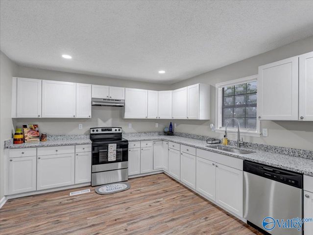 335 Delynn Drive, Hazel Green, AL 35750