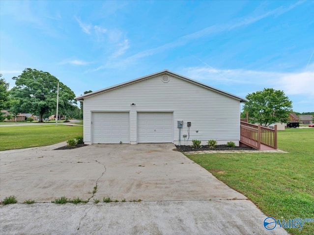 335 Delynn Drive, Hazel Green, AL 35750