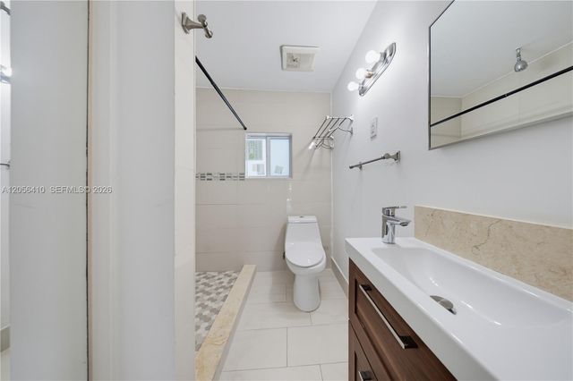 76 W 14 St, Hialeah, FL 33010