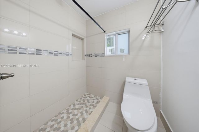 76 W 14 St, Hialeah, FL 33010