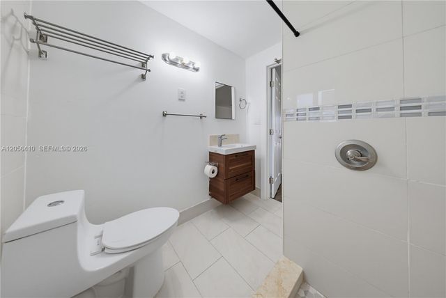 76 W 14 St, Hialeah, FL 33010