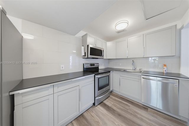 76 W 14 St, Hialeah, FL 33010