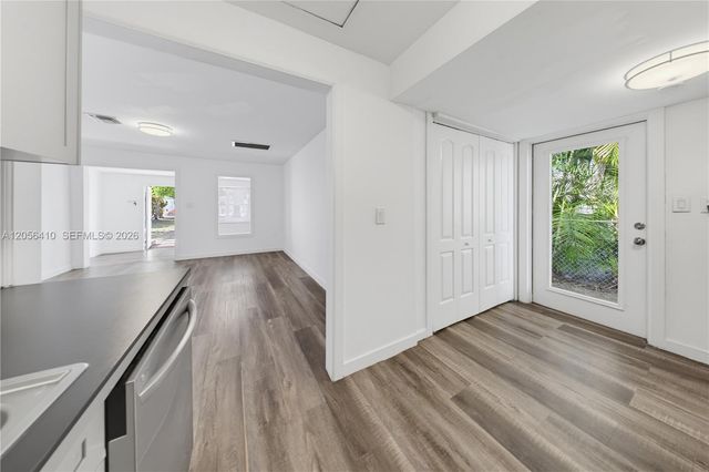 76 W 14 St, Hialeah, FL 33010