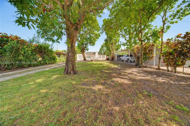 76 W 14 St, Hialeah, FL 33010