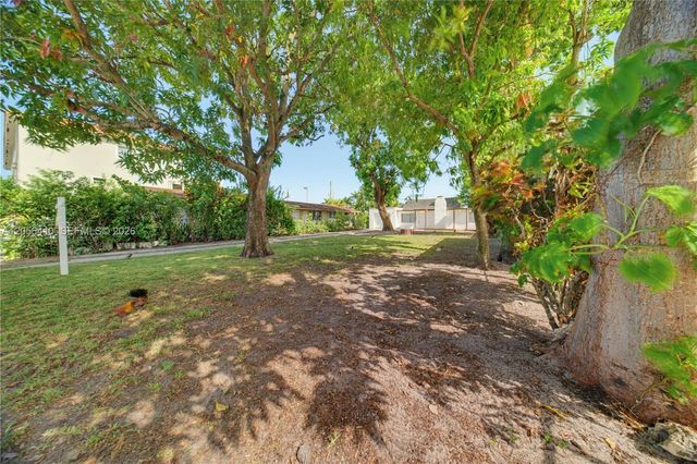 76 W 14 St, Hialeah, FL 33010