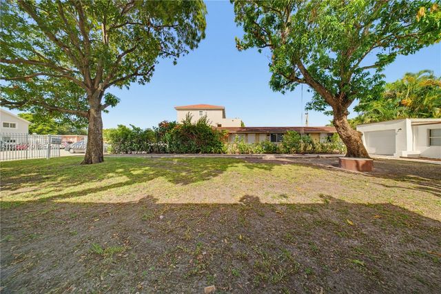 76 W 14 St, Hialeah, FL 33010