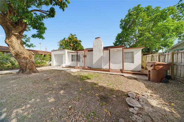 76 W 14 St, Hialeah, FL 33010