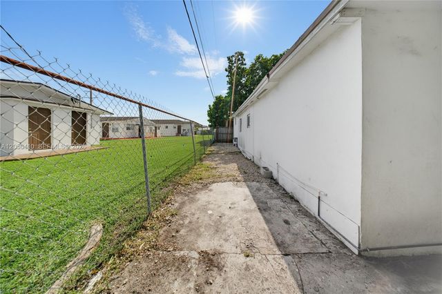 76 W 14 St, Hialeah, FL 33010