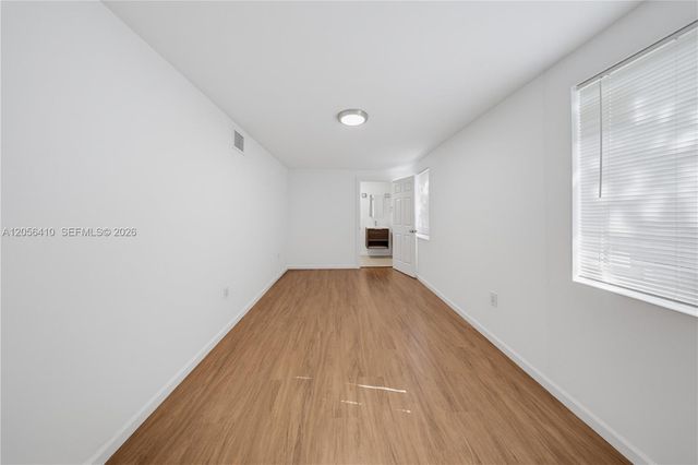 76 W 14 St, Hialeah, FL 33010