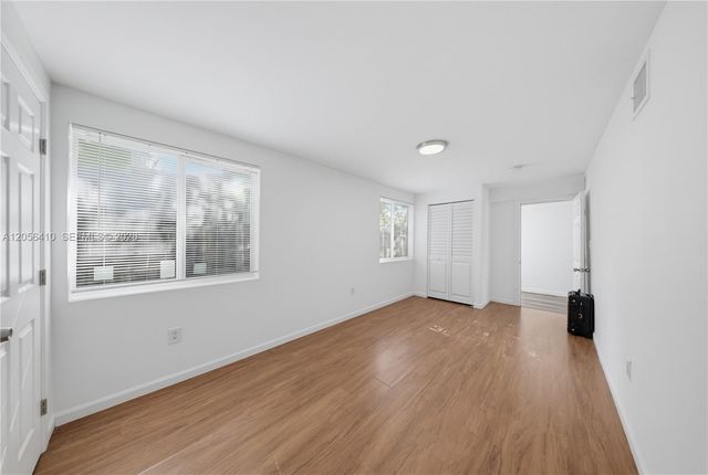 76 W 14 St, Hialeah, FL 33010
