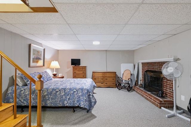 12 Wheaton Drive, Nashua, NH 03063