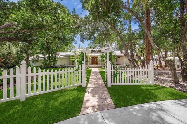 2810 SARASOTA GOLF CLUB BOULEVARD, Sarasota, FL 34240