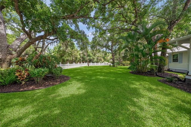 2810 SARASOTA GOLF CLUB BOULEVARD, Sarasota, FL 34240