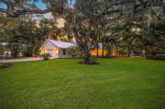 2810 SARASOTA GOLF CLUB BOULEVARD, Sarasota, FL 34240