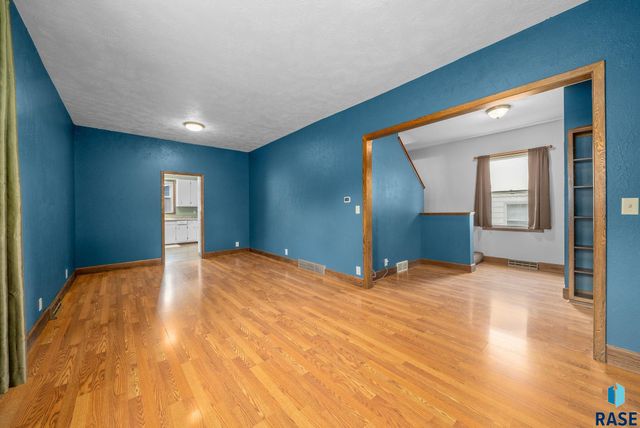 1708 W 22nd St, Sioux Falls, SD 57105