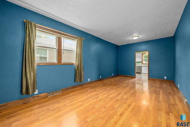1708 W 22nd St, Sioux Falls, SD 57105