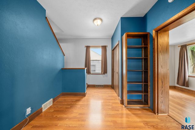 1708 W 22nd St, Sioux Falls, SD 57105