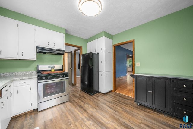 1708 W 22nd St, Sioux Falls, SD 57105