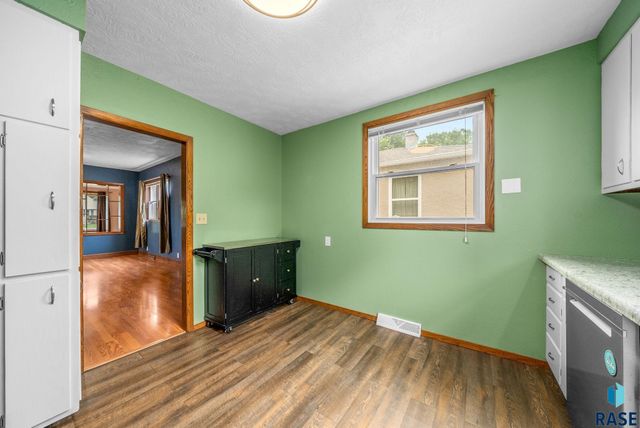 1708 W 22nd St, Sioux Falls, SD 57105