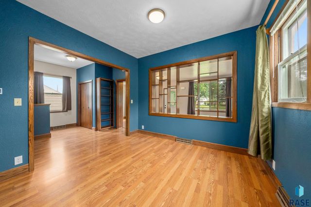 1708 W 22nd St, Sioux Falls, SD 57105