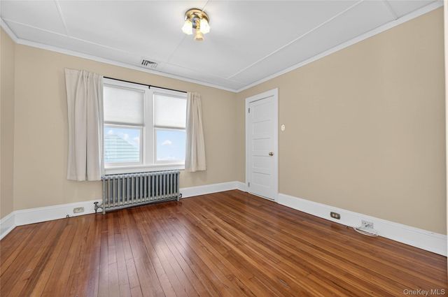 35 Birch Street, Locust Valley, NY 11560