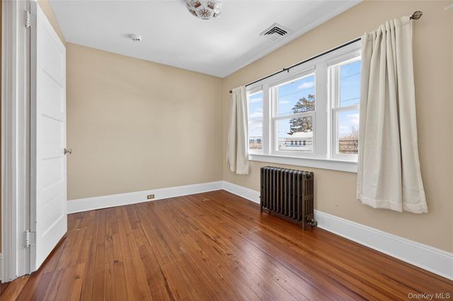 35 Birch Street, Locust Valley, NY 11560