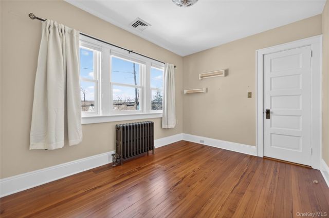 35 Birch Street, Locust Valley, NY 11560