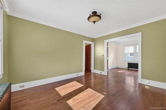 35 Birch Street, Locust Valley, NY 11560