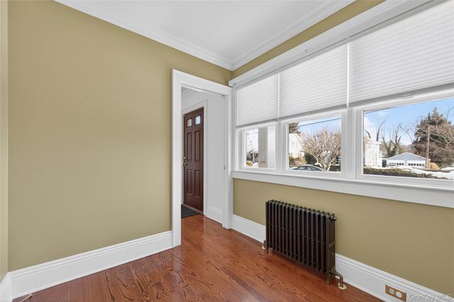 35 Birch Street, Locust Valley, NY 11560