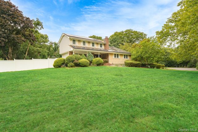 2 Village Drive W, Dix Hills, NY 11746