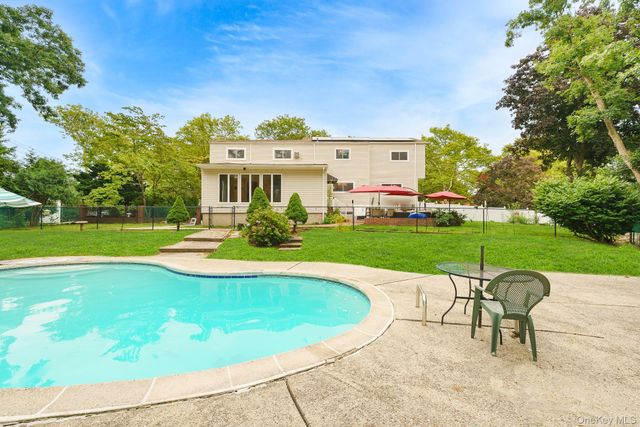 2 Village Drive W, Dix Hills, NY 11746