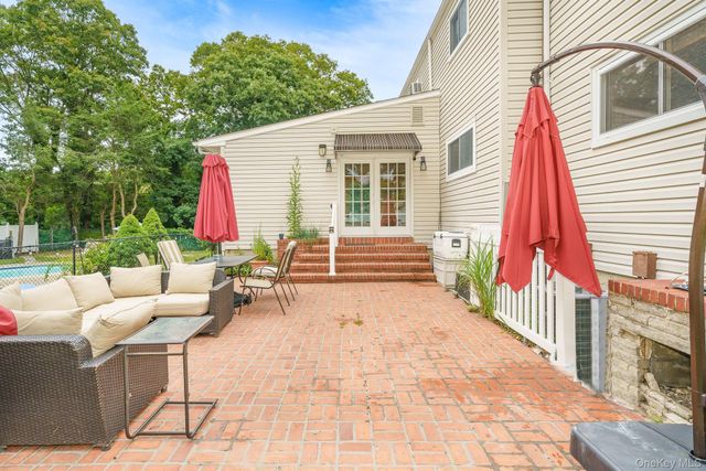 2 Village Drive W, Dix Hills, NY 11746